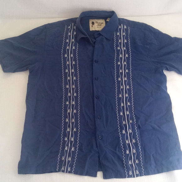 Vintage Silk Circa 1969 Hawaiian Casual Button Down Short Sleeve 100%Silk - Picture 1 of 6